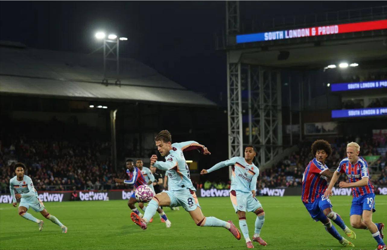 乐鱼真人英超赛程吃紧,纽卡斯尔今晚完成体检,压力陡增,训练强度明显提升的简单介绍